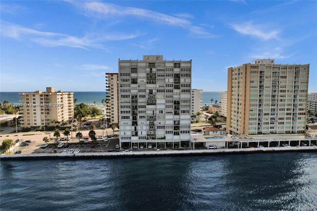 Building Photo - 1400 S Ocean Dr Rental