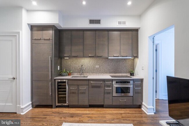 Photo - 1801 16th St NW Unit 303