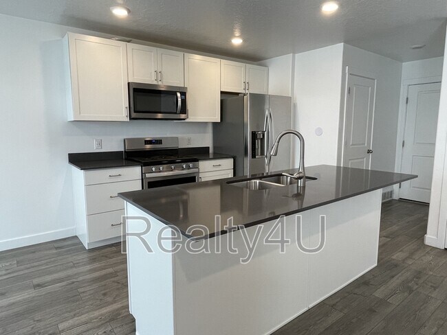 Photo - 1088 Waterway Ln