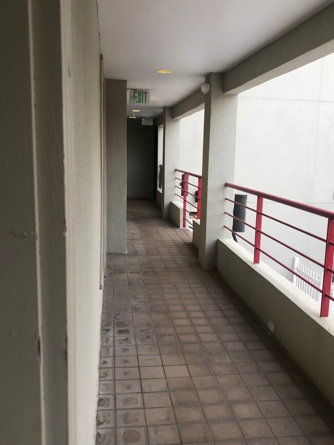 Photo - 911 S Charles St