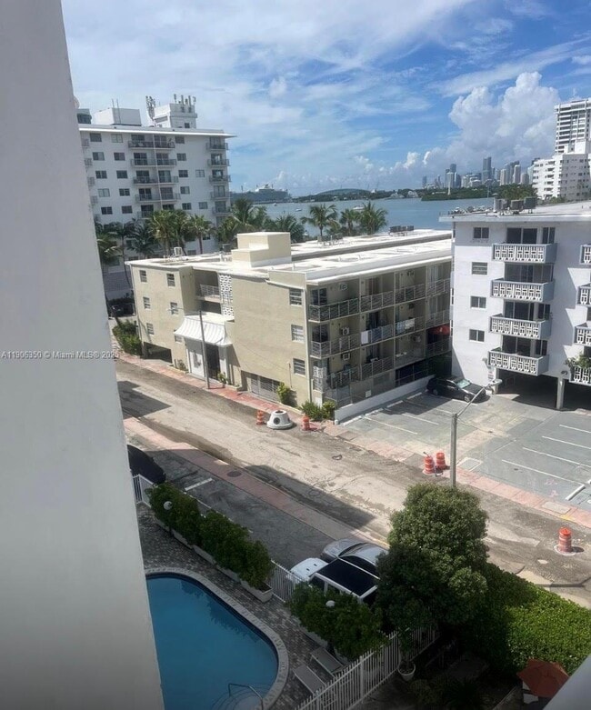 Building Photo - 1670 Bay Rd Unit 6C