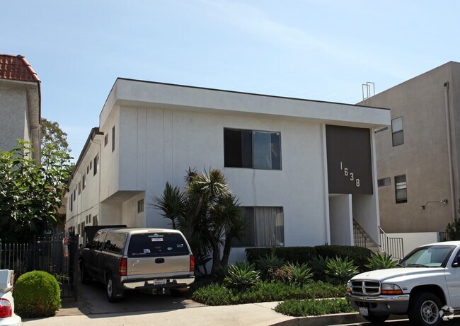 1638 Granville Ave
