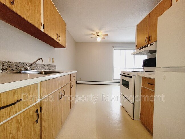 Photo - 10140-10156 156 St NW Unit Christina Manor