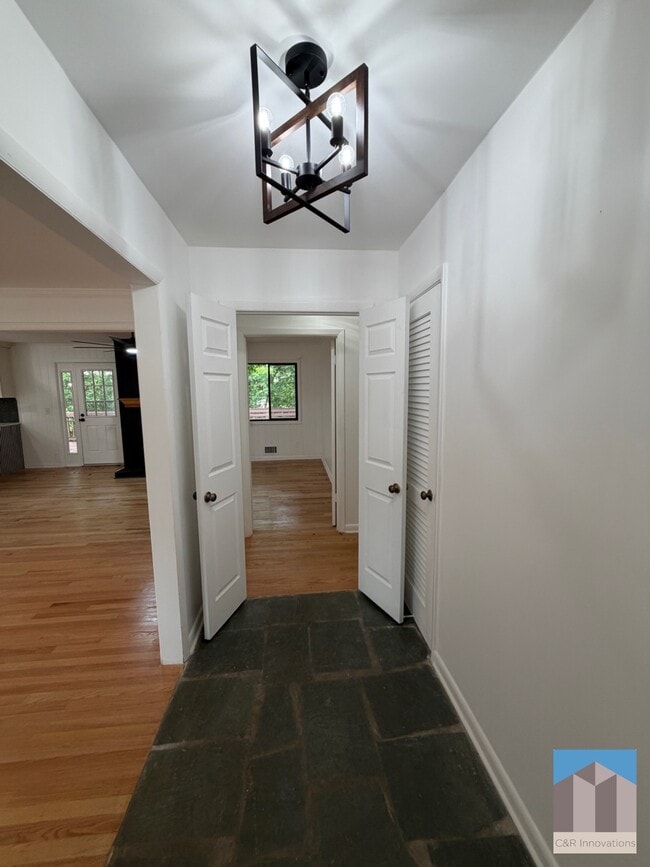 Photo - 2636 Whiteleigh Ct NE