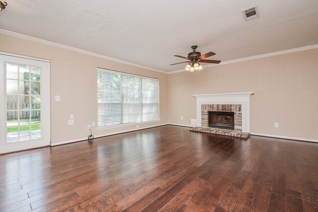 Photo - 10 Ridgecross Pl