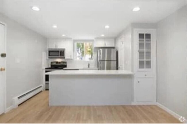 Building Photo - 110 W Emerson St Unit 3 Rental