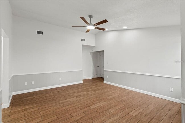 Photo - 1811 Oakgrove Ave