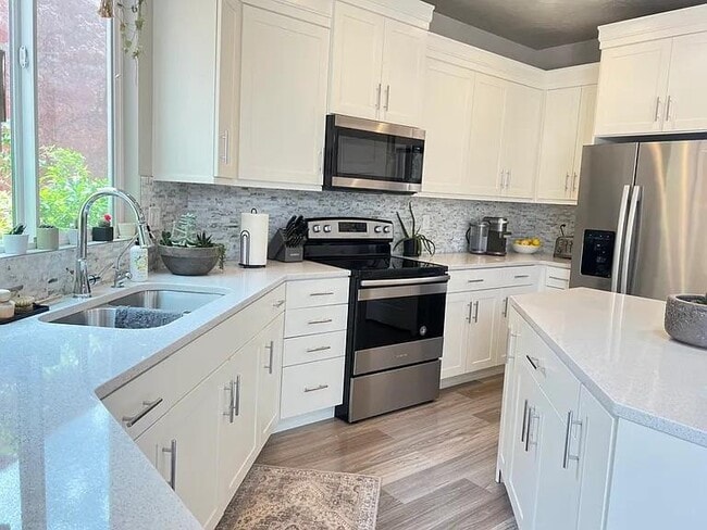 Photo - 438 N Stone Mountain Dr