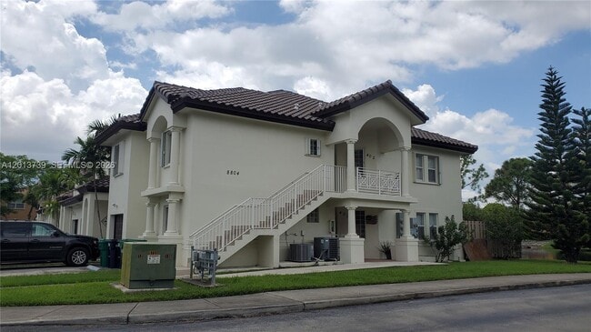 Building Photo - 8804 NW 109th Pl Unit 402