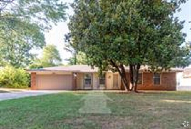 Building Photo - 3 Bedroom, 2.5 Bathroom, 2 Car Garage Home...