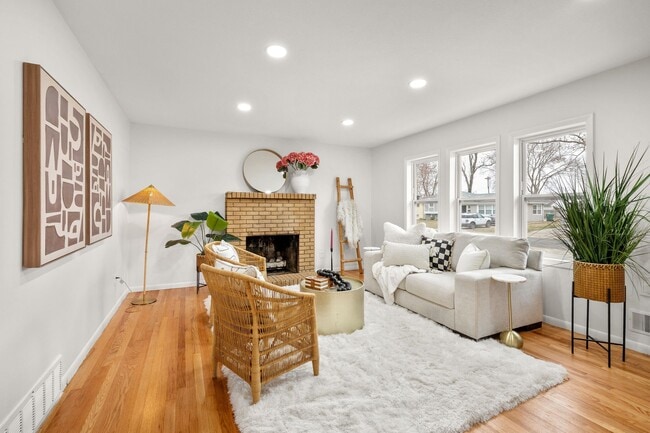 Photo - 709 SW 7 St