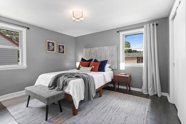 Photo - 1446 Pilgrim St