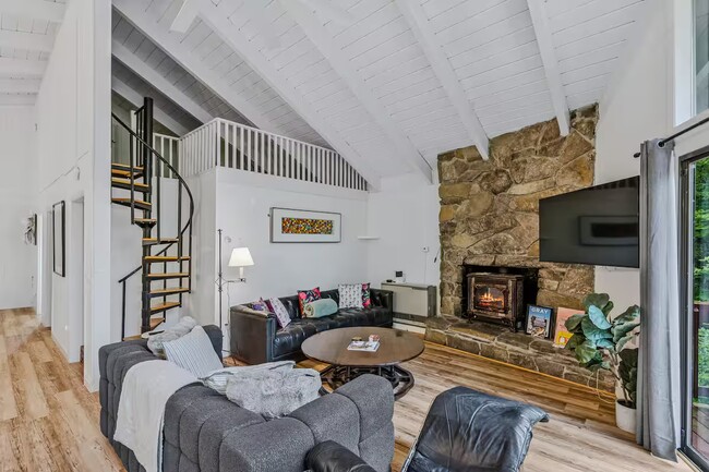 Photo - 2364 Willard Rd