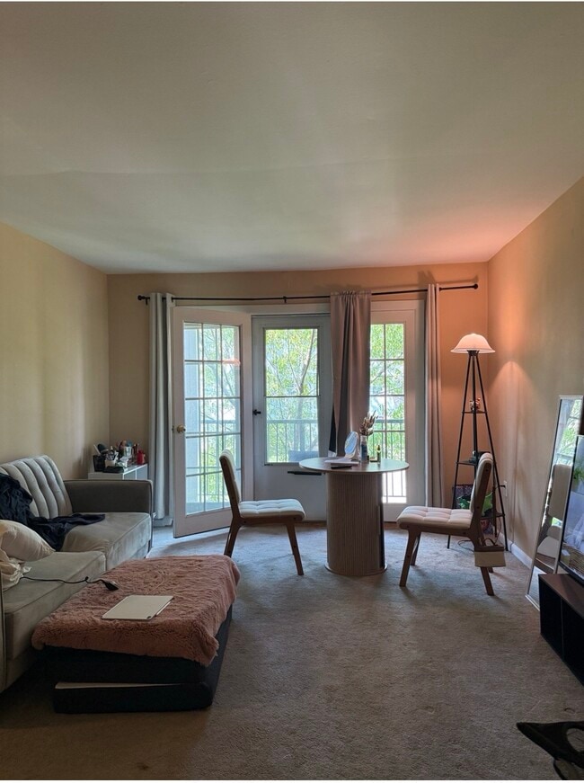 Building Photo - 9451 Fairfax Blvd Unit 202