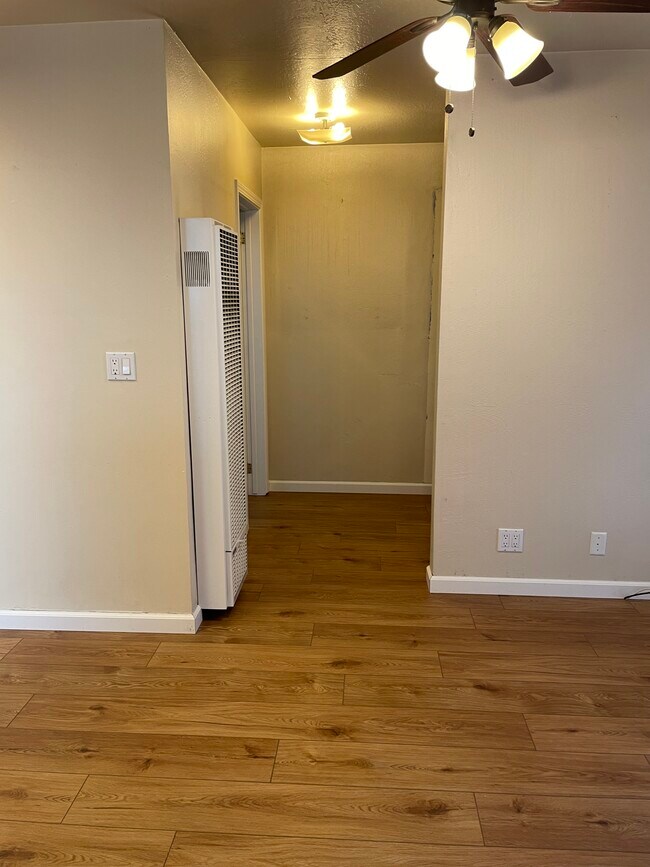 Photo - 810 Guildford Ave