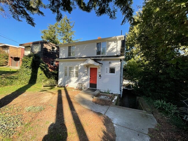 Photo - 638 W Emerson St Townhome