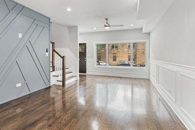 Photo - 1638 N Hamlin Ave