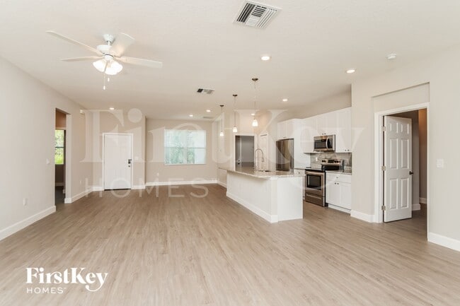 Photo - 164 Todd St SE