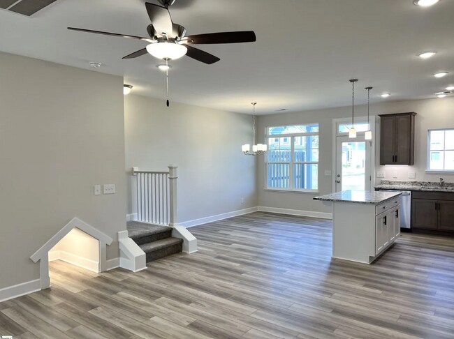 Photo - 207 Taylor Woods Ct