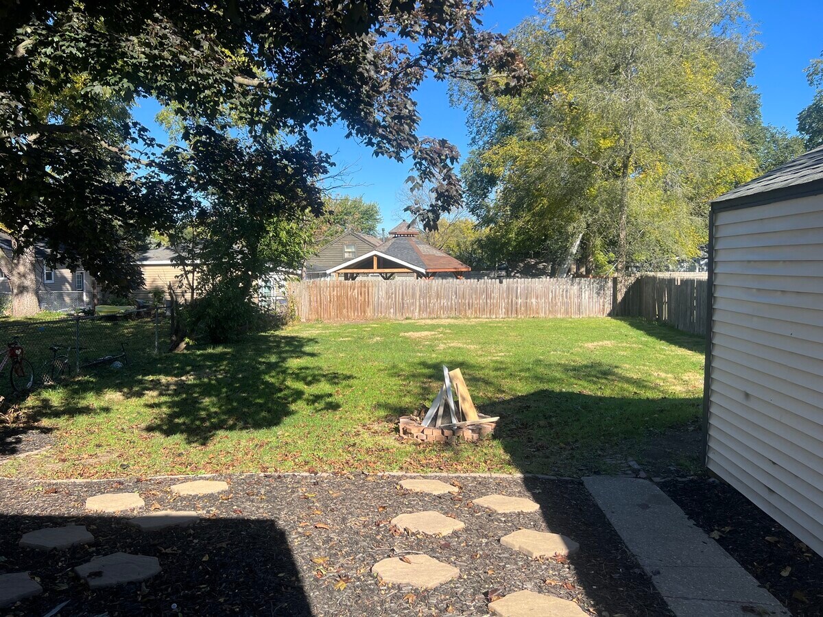 Photo - 512 Montgomery Rd