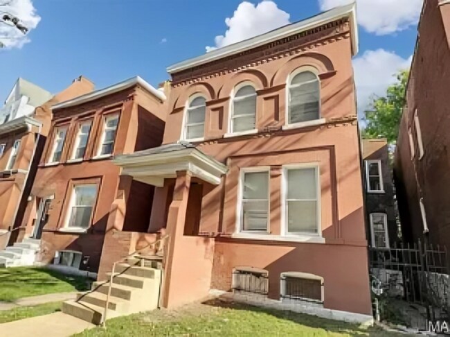 Photo - 2648 California Ave