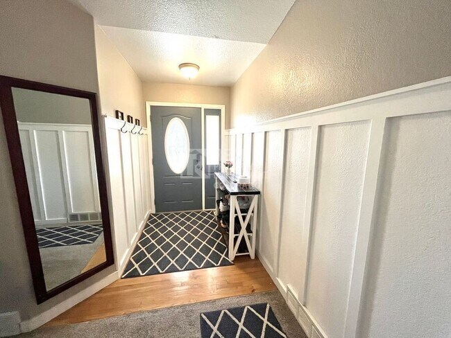 Photo - 654 Montrail Dr