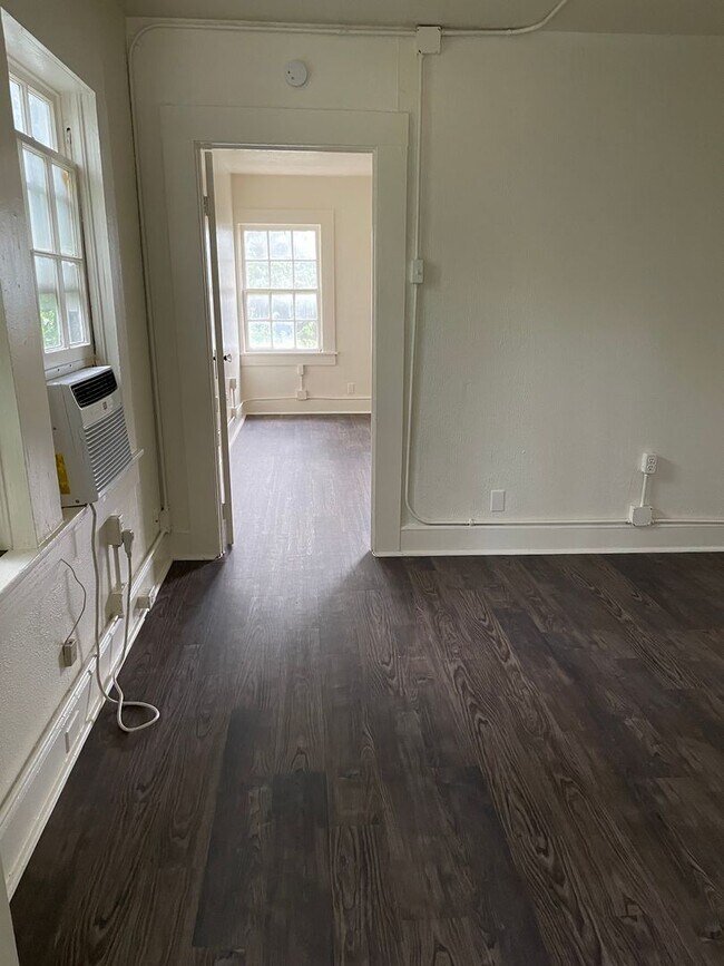 Photo - 909 S 17th St Unidad B