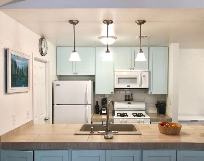 10302 Annie Oakley Trail