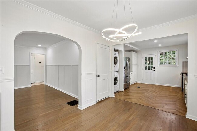 Photo - 1649 Beecher St SW