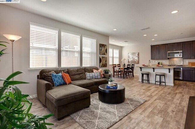 Photo - 938 Flurry Dr