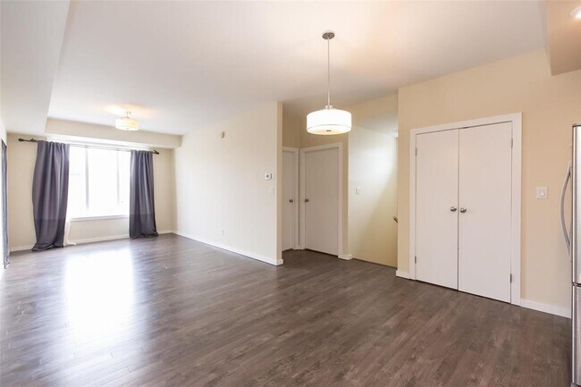 Photo - 1355 Lee Blvd