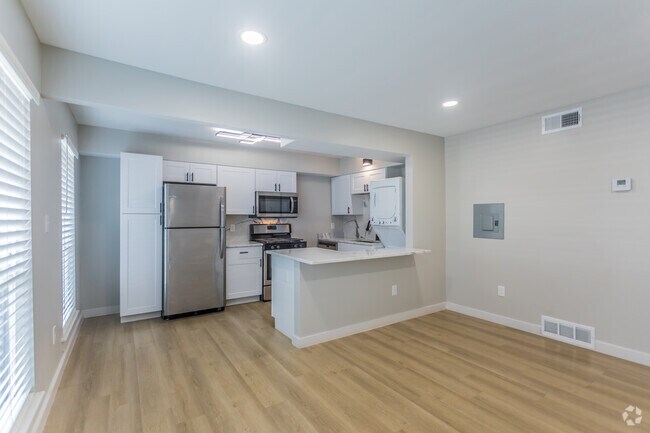 1 BR, 1 BA - 575SF