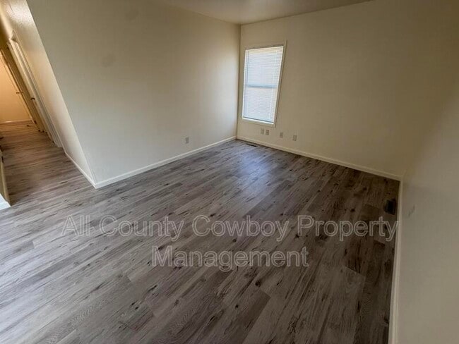 Photo - 230 Norma Ct