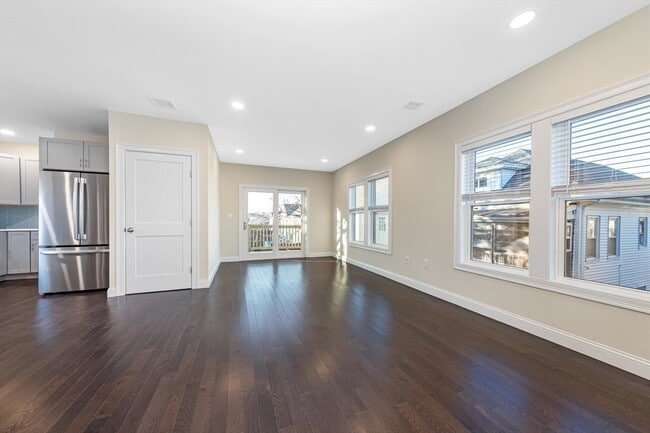 Photo - 62-64 Bradbury Ave Unit 2