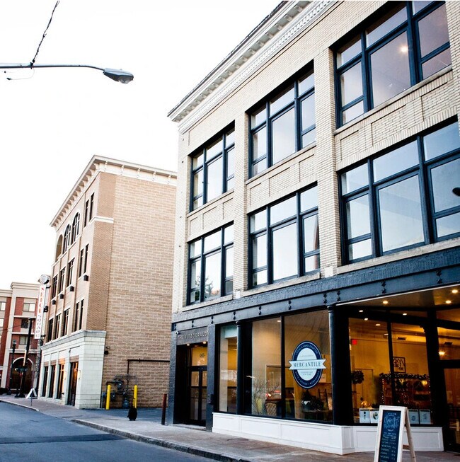 Photo - 148 Clinton St