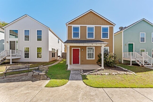 Photo - 220 Trestle Tree