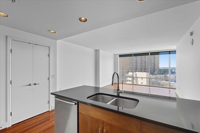 Photo - 300 Bowie St Unit 904