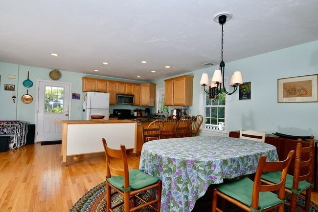 Photo - 18 D St