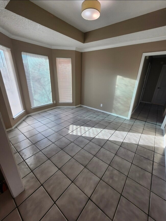 Photo - 3 bed 2 bath 2 car garage