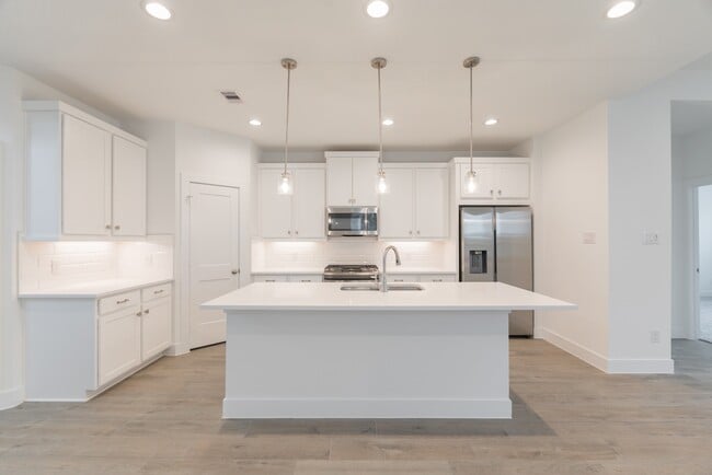 Building Photo - 10516 Wild Rice