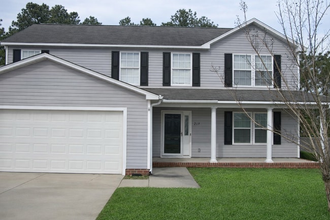 Building Photo - 219 Pineclave Cir