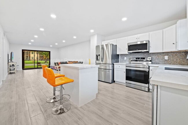 Building Photo - 275 Gate Rd Unit 104