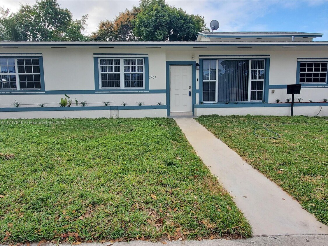 Photo - 1764 NE 159th St (North Miami Beach, FL)