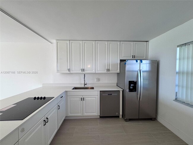 Building Photo - 575 Oaks Ln Unit 1008
