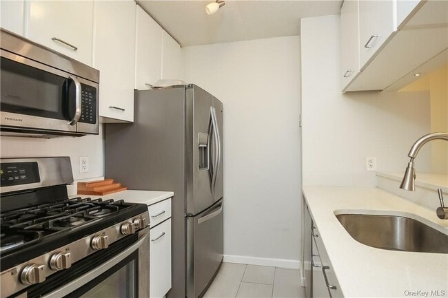 Photo - 4 Martine Ave Unit 904