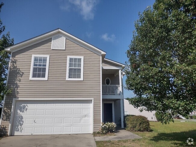 Building Photo - Wonderful Four Bedroom Home in Northeast C...