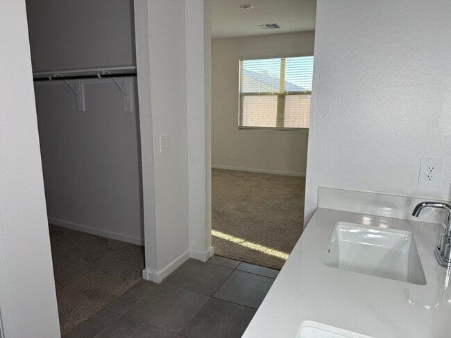 Photo - 2462 E Alonso Dr
