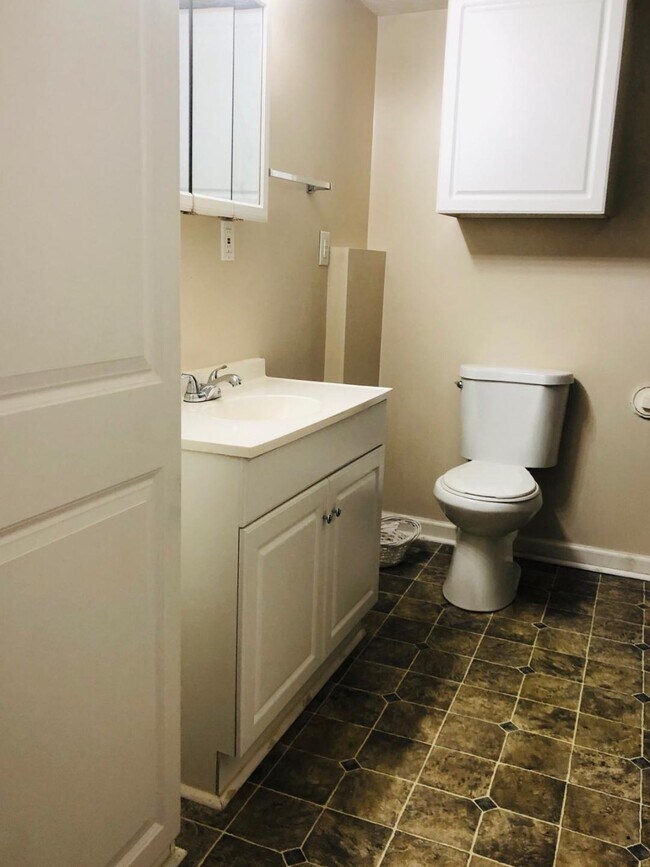 Photo - 1010 Carolyn Ave Unit B