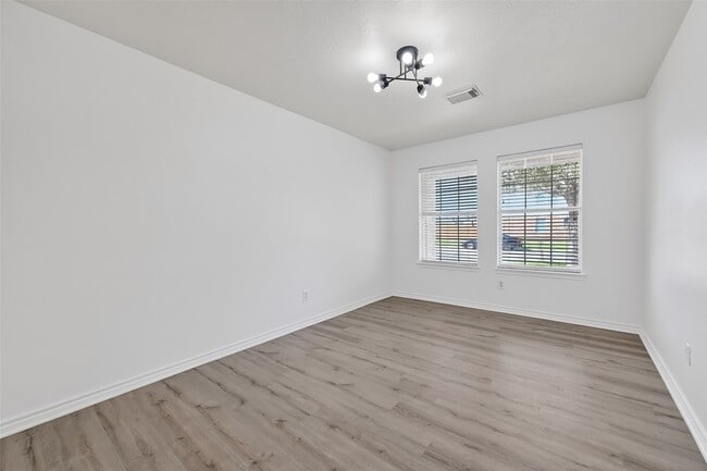 Photo - 9111 Grand Villa Ln