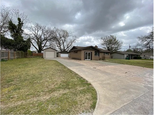Building Photo - 113 Stull Ct